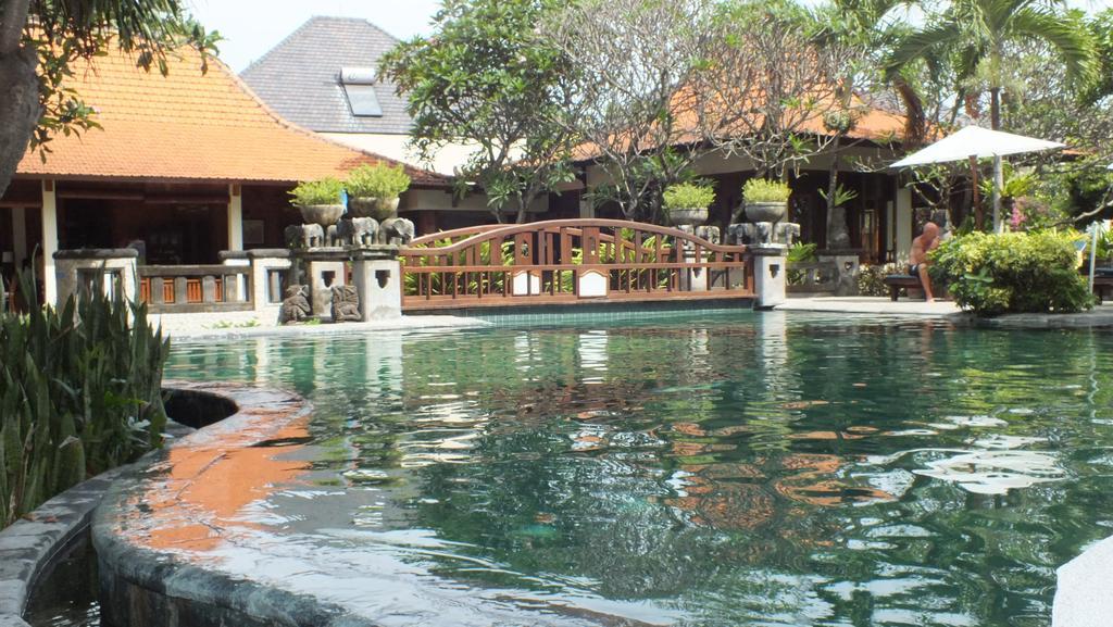 เบซากี บีช โฮเต็ล Hotel ซานูร์ ภายนอก รูปภาพ